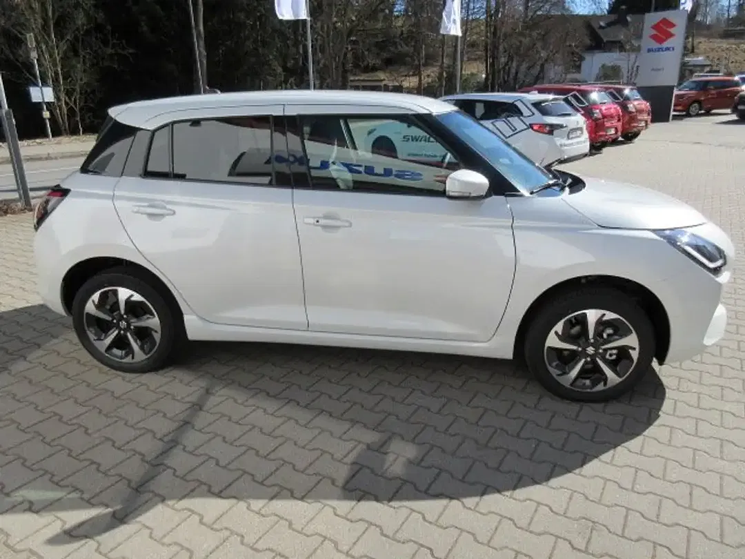 Suzuki Swift - Thumbnail 7