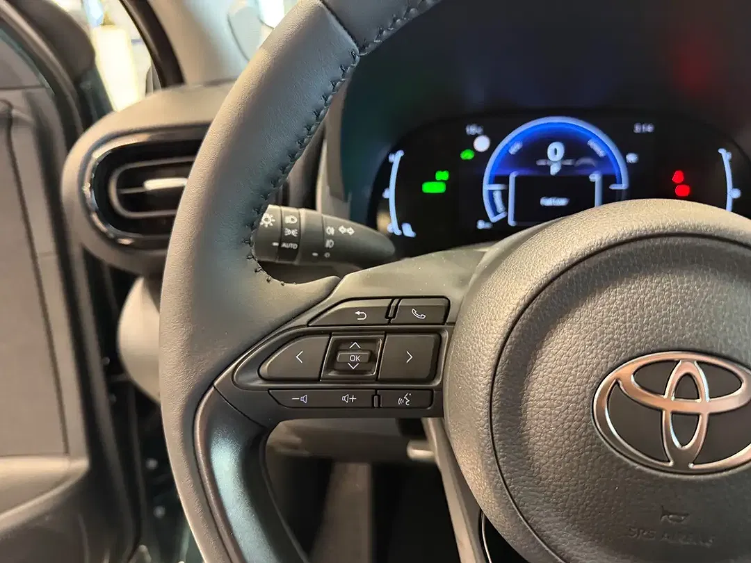 Toyota Yaris - Thumbnail 11