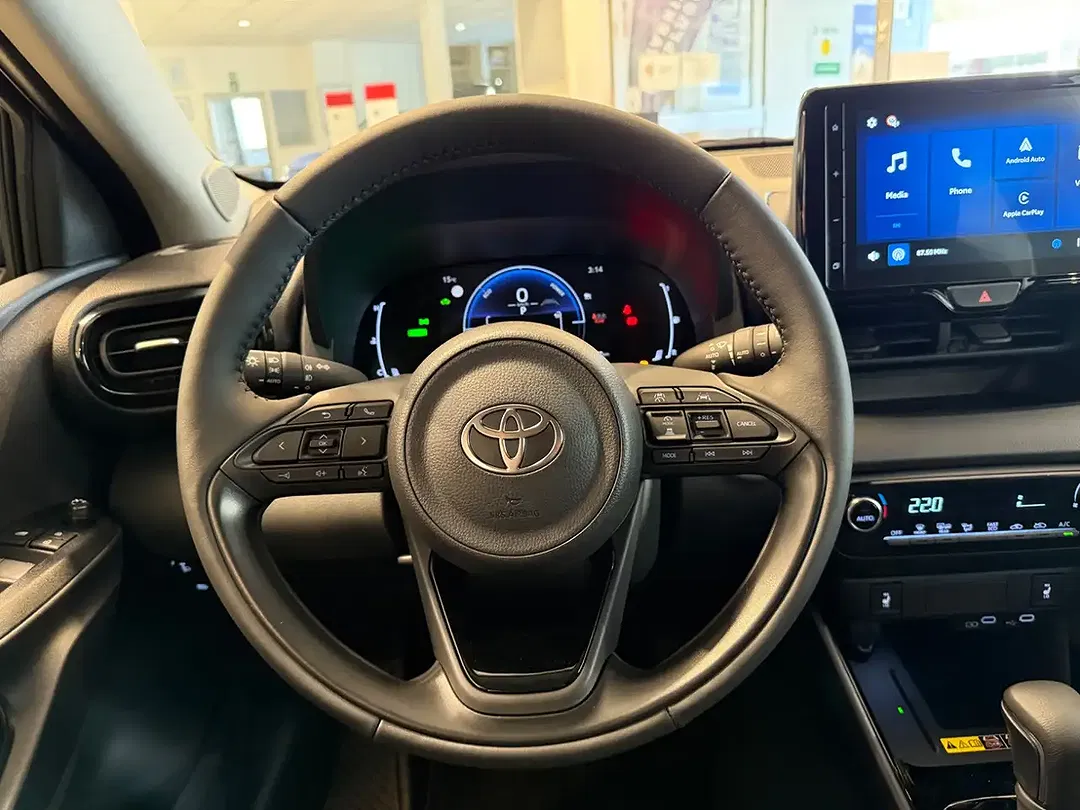 Toyota Yaris - Thumbnail 8