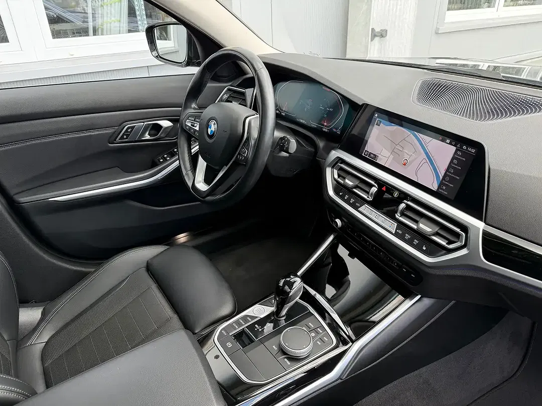 BMW 320 - Thumbnail 11