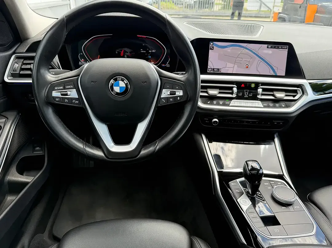 BMW 320 - Thumbnail 8