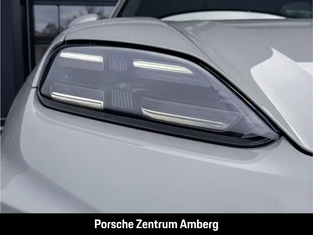 Porsche Macan - Thumbnail 10