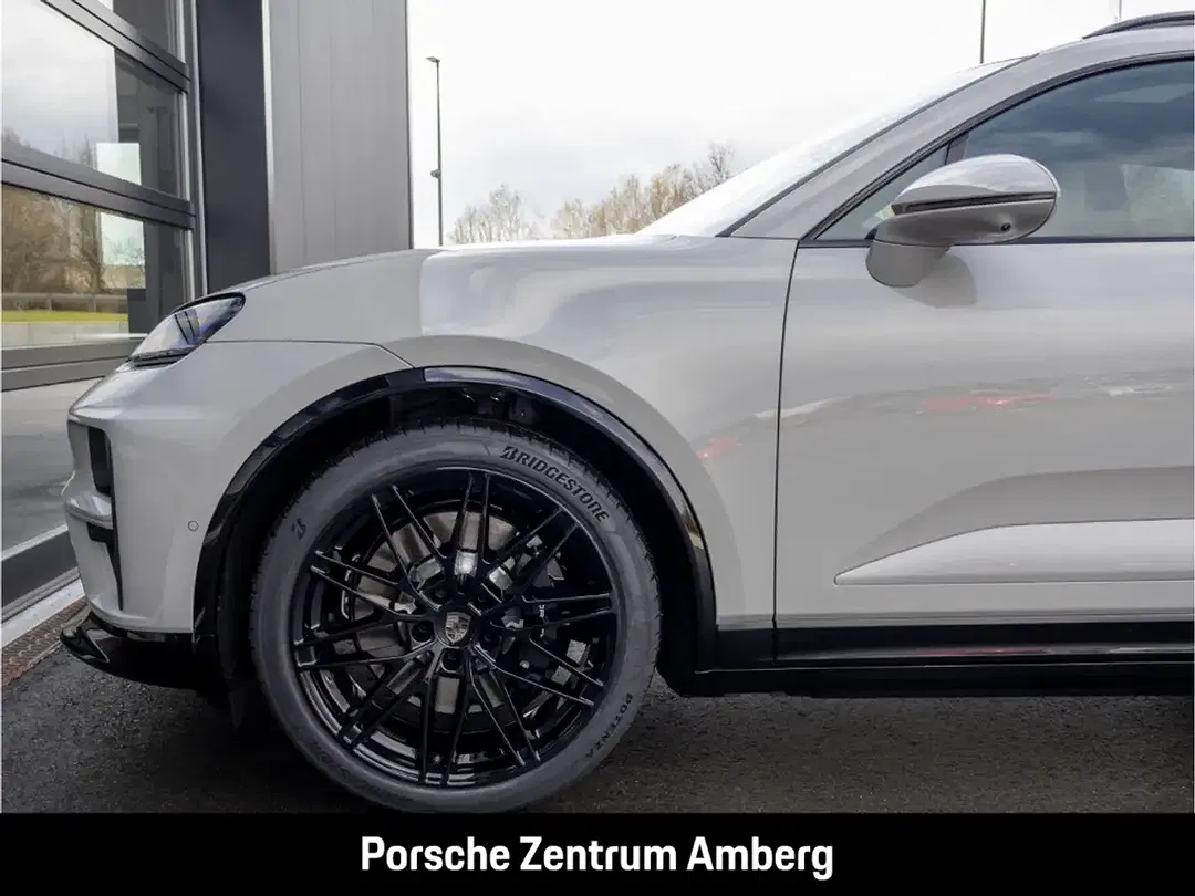Porsche Macan - Thumbnail 12