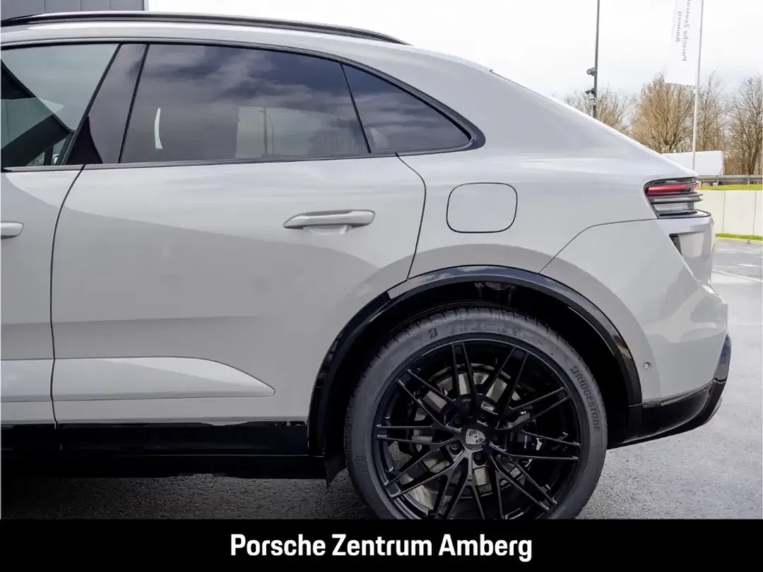 Porsche Macan - Thumbnail 13