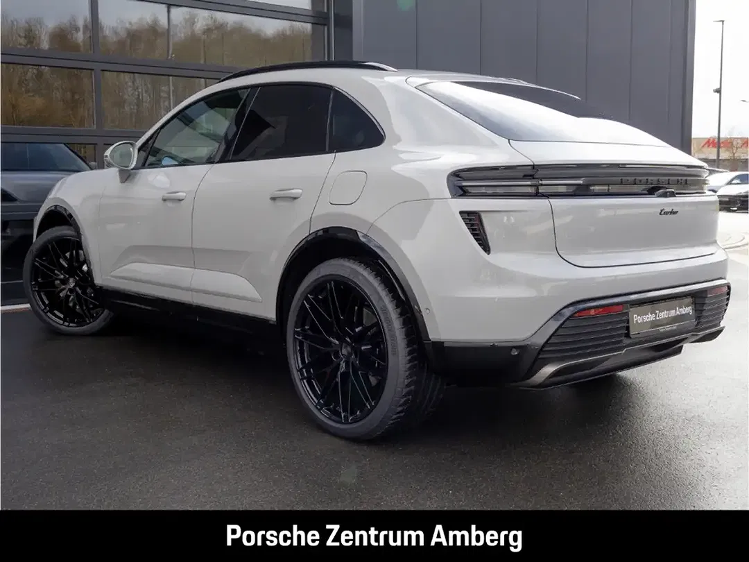 Porsche Macan - Thumbnail 2