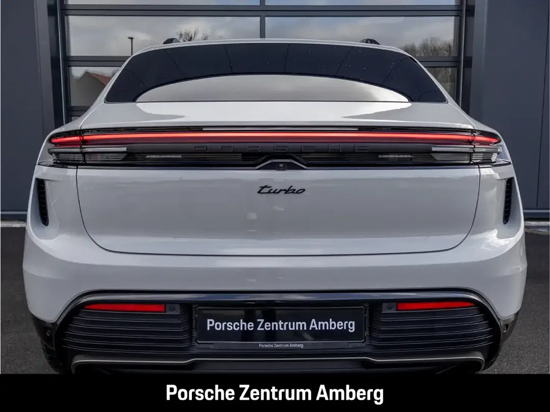 Porsche Macan - Thumbnail 4