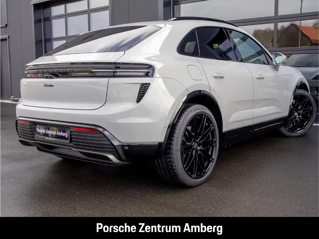 Porsche Macan - Thumbnail 6