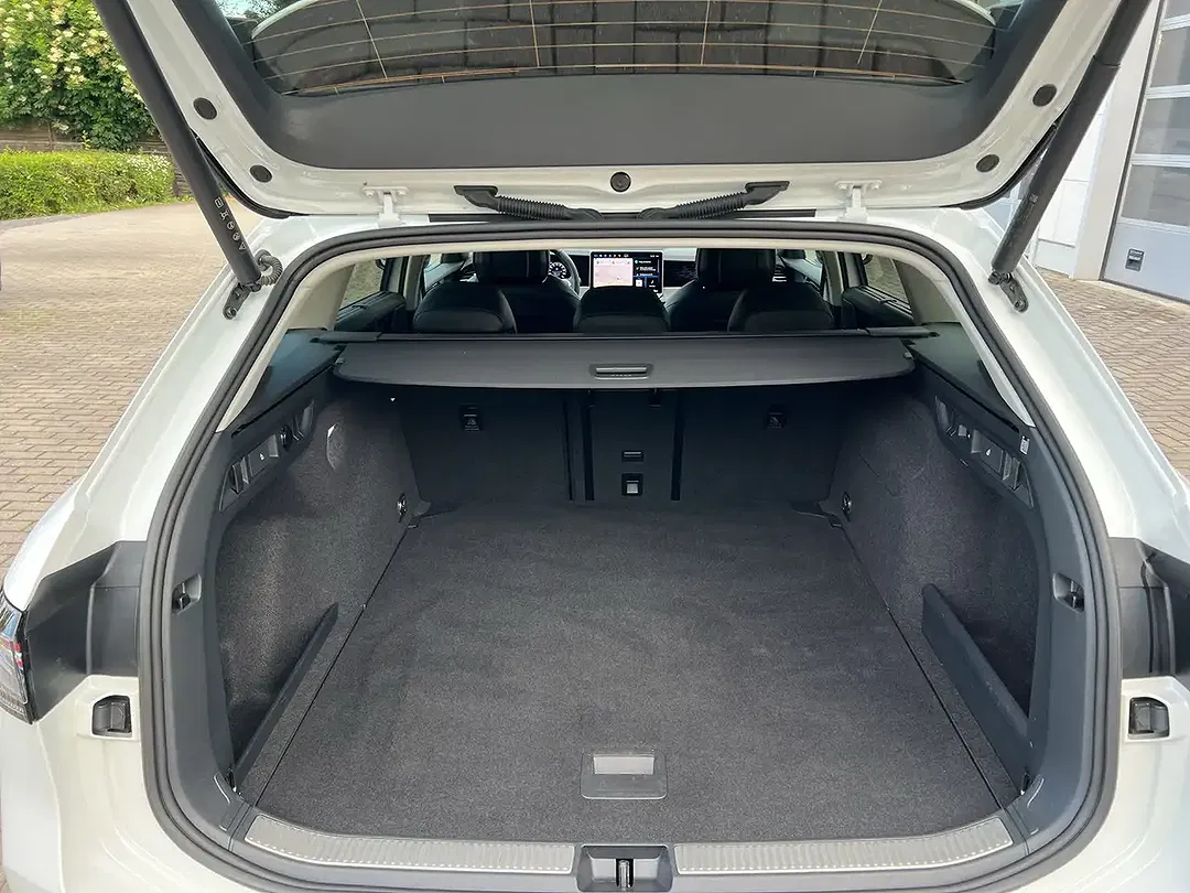 Volkswagen Passat Variant - Thumbnail 8
