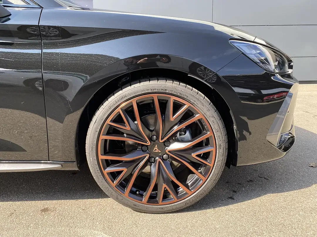 CUPRA Leon - Thumbnail 8