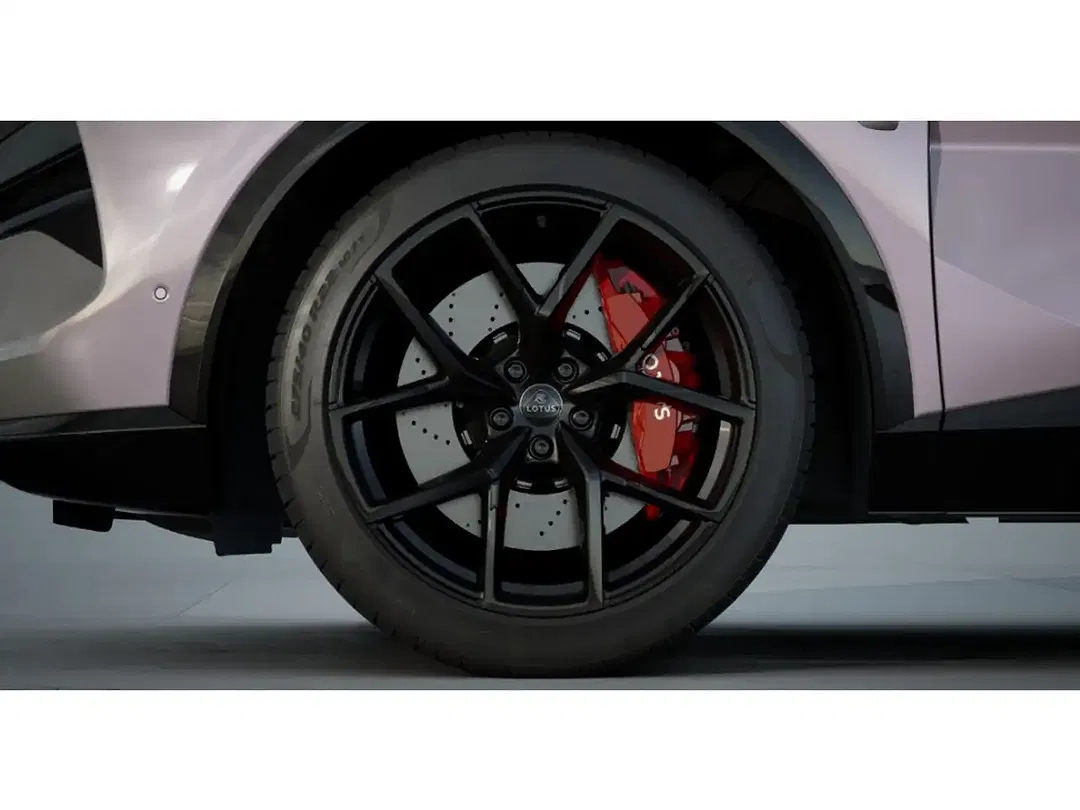 Lotus Eletre - Thumbnail 4