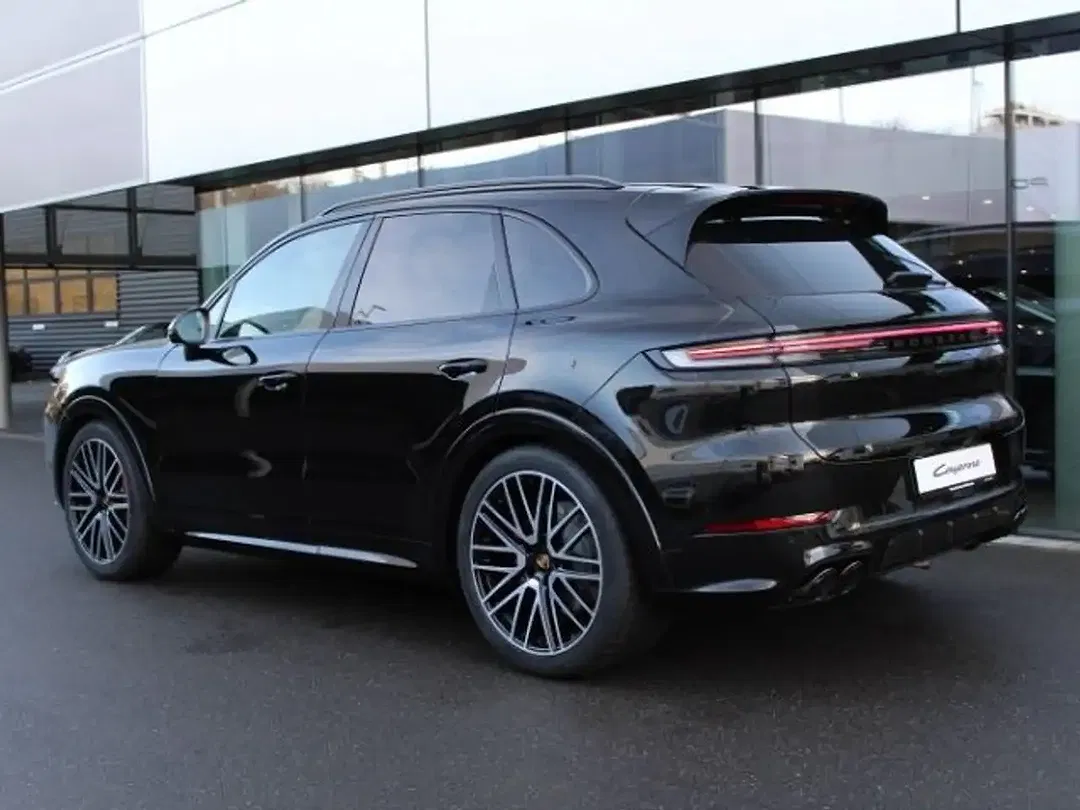 Porsche Cayenne - Thumbnail 3