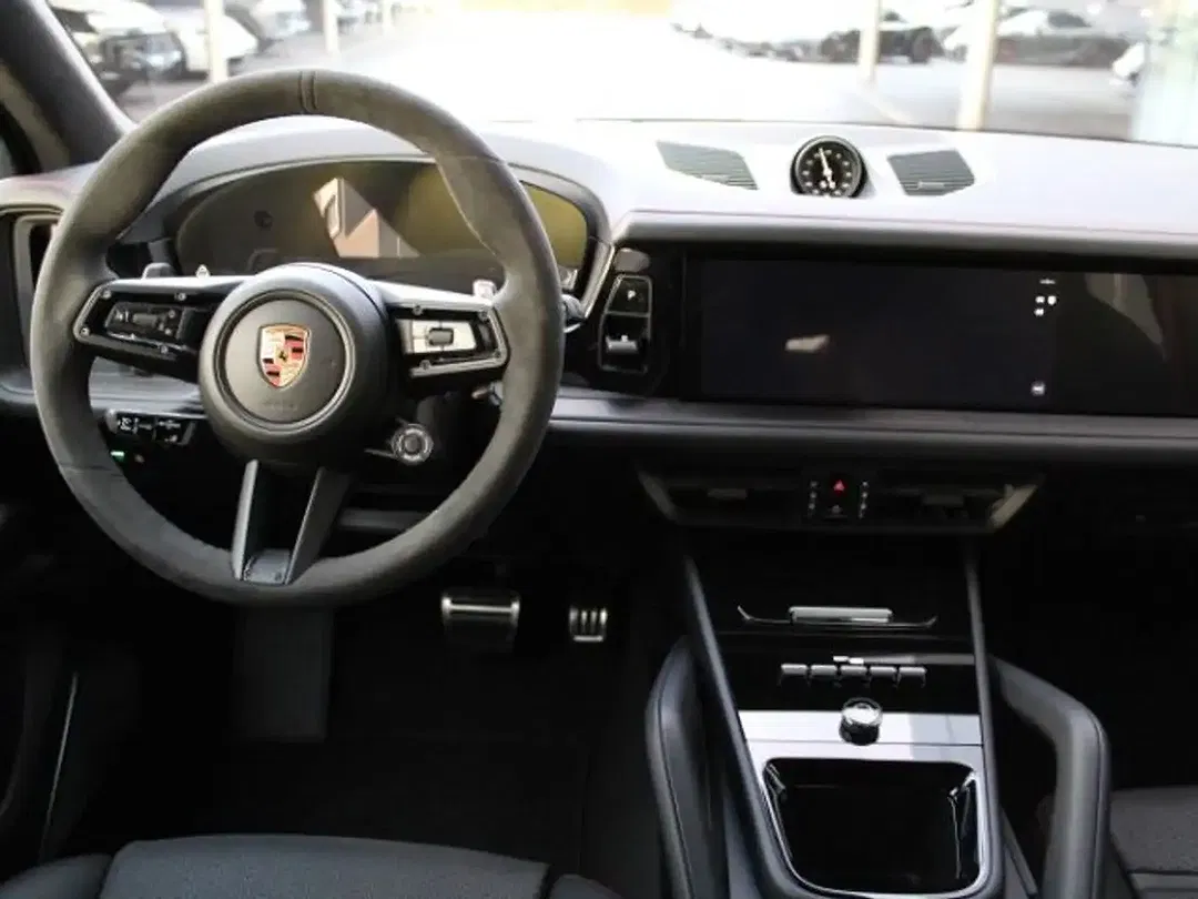 Porsche Cayenne - Thumbnail 4