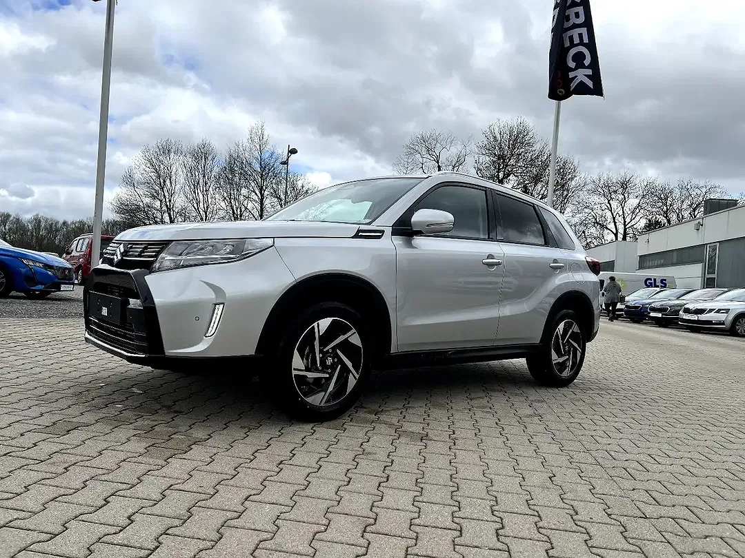 Suzuki Vitara - Thumbnail 1