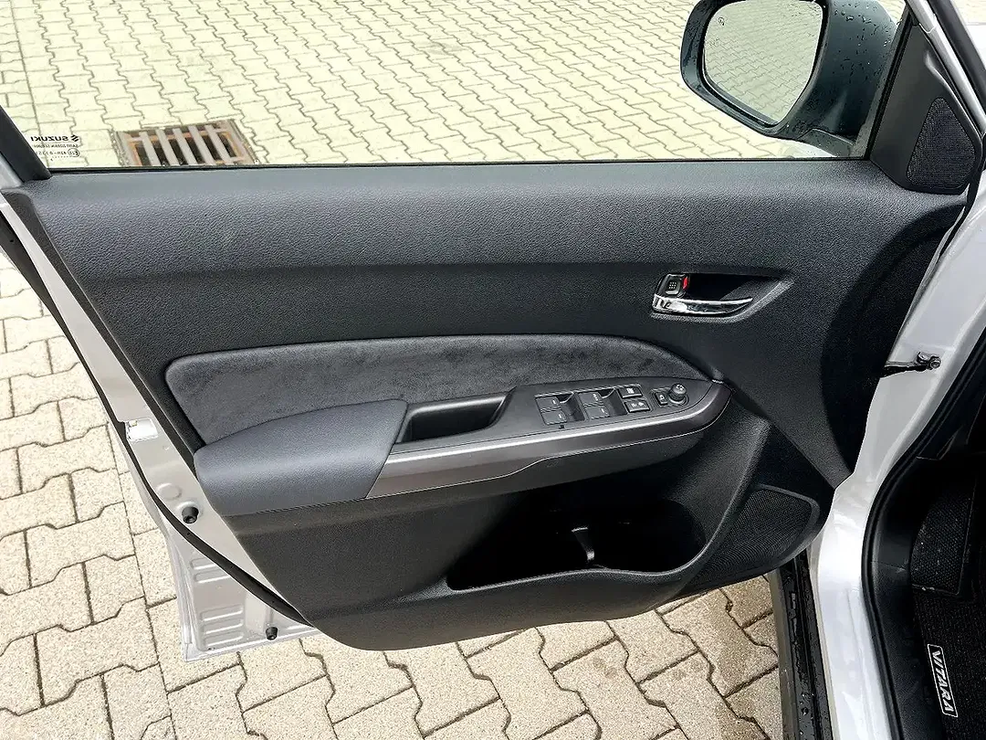 Suzuki Vitara - Thumbnail 10
