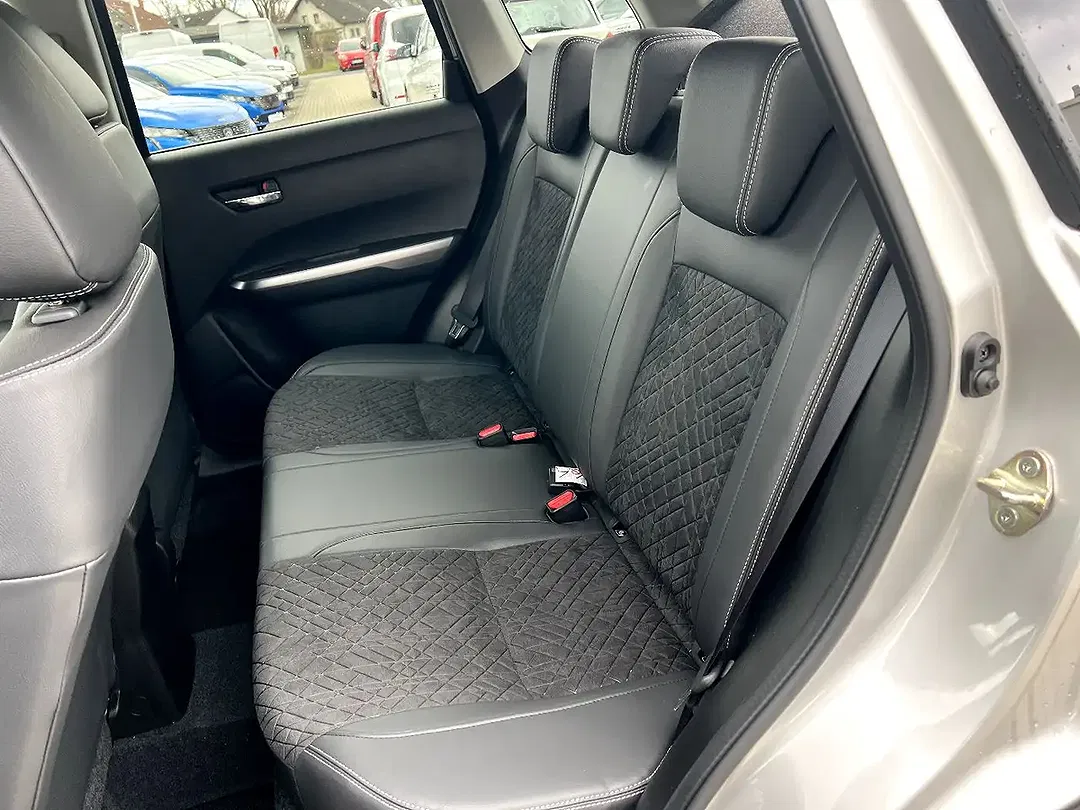 Suzuki Vitara - Thumbnail 13