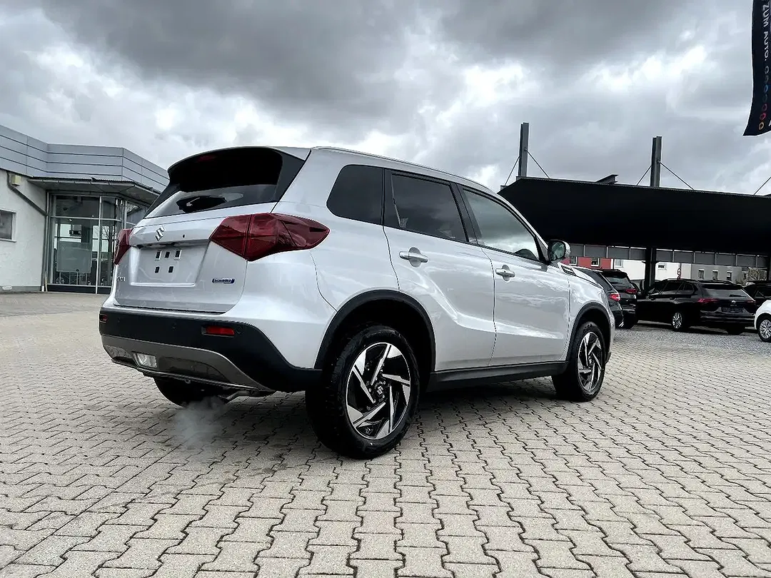 Suzuki Vitara - Thumbnail 4