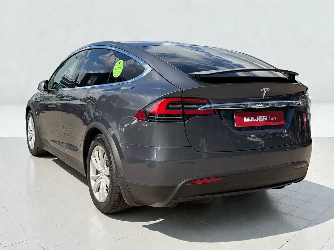 Tesla Model X - Thumbnail 12