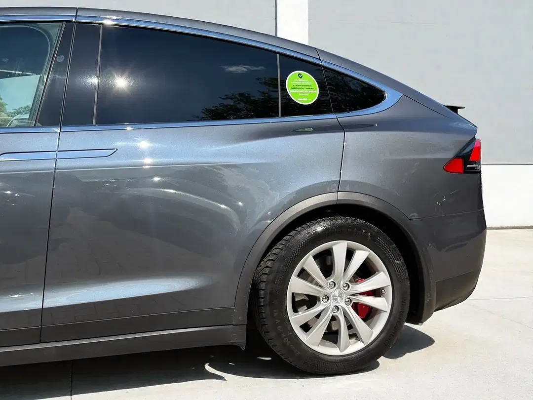 Tesla Model X - Thumbnail 13