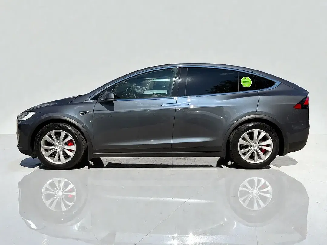 Tesla Model X - Thumbnail 15