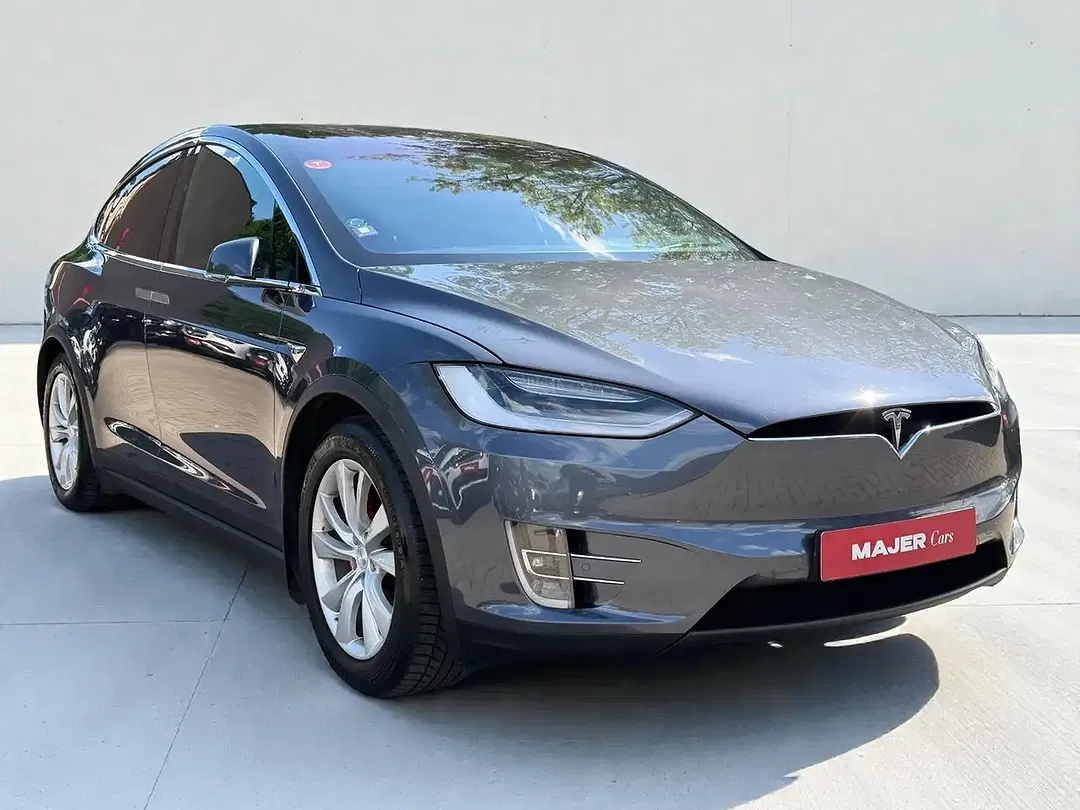 Tesla Model X - Thumbnail 7