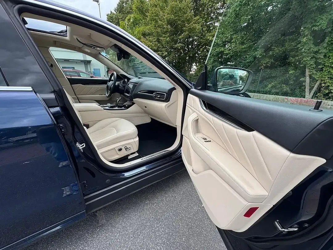 Maserati Levante - Thumbnail 13