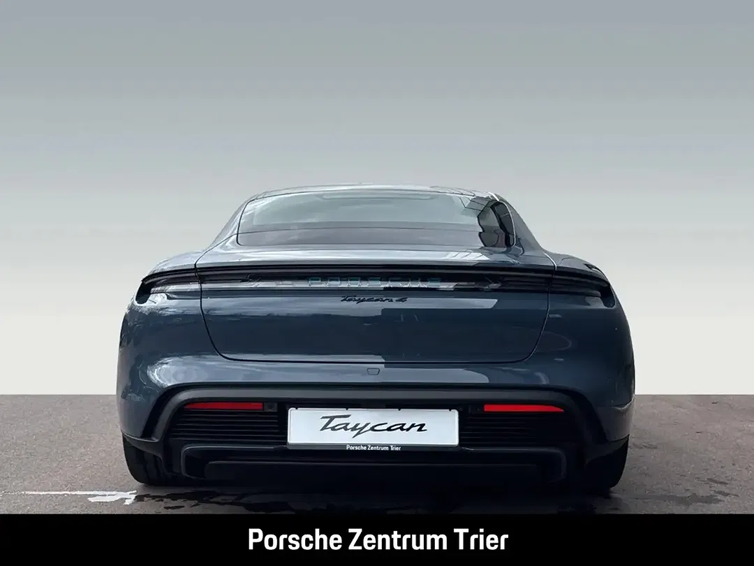 Porsche Taycan - Thumbnail 7