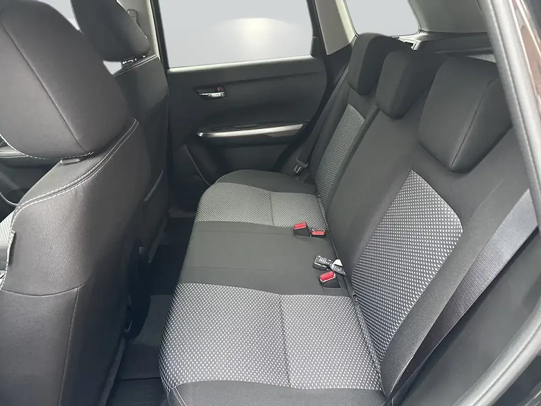 Suzuki Vitara - Thumbnail 12