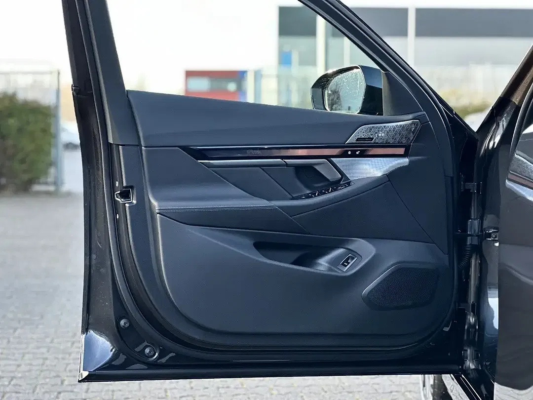 BMW 520 - Thumbnail 7