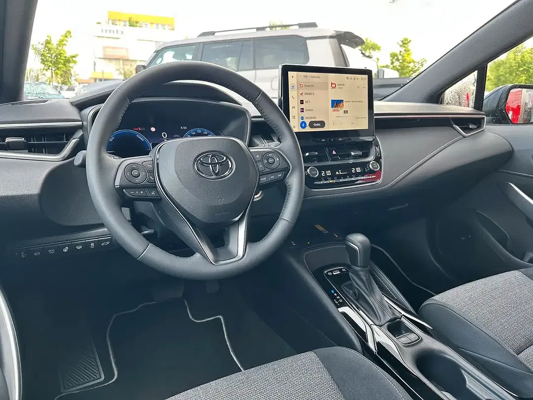 Toyota Corolla - Thumbnail 11