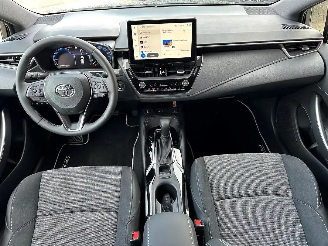 Toyota Corolla - Thumbnail 12