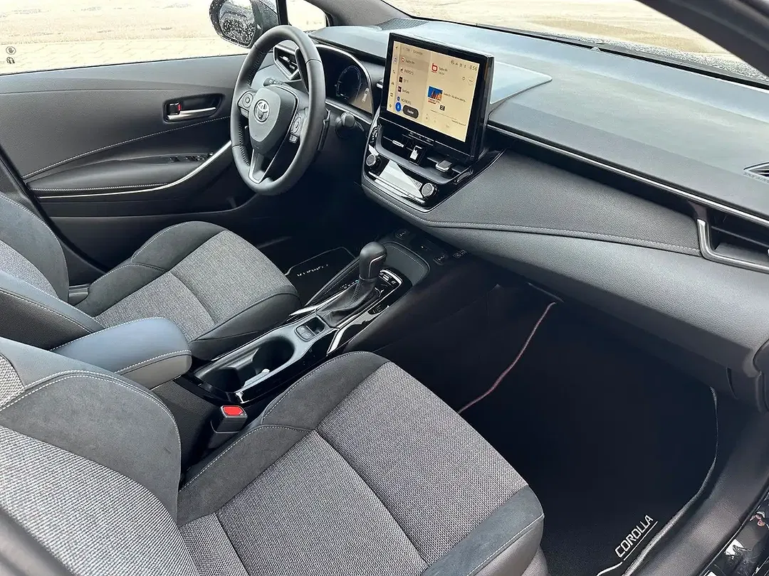 Toyota Corolla - Thumbnail 13