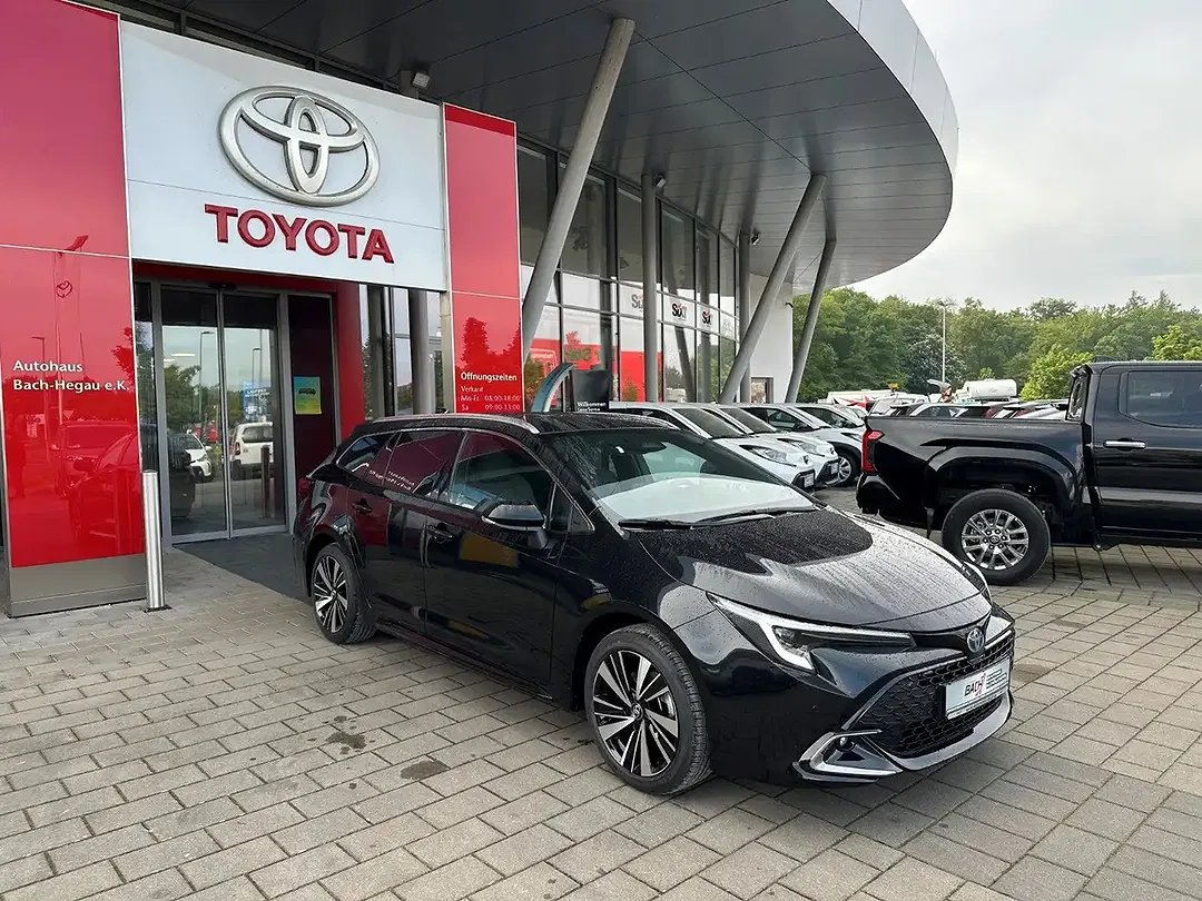 Toyota Corolla - Thumbnail 4