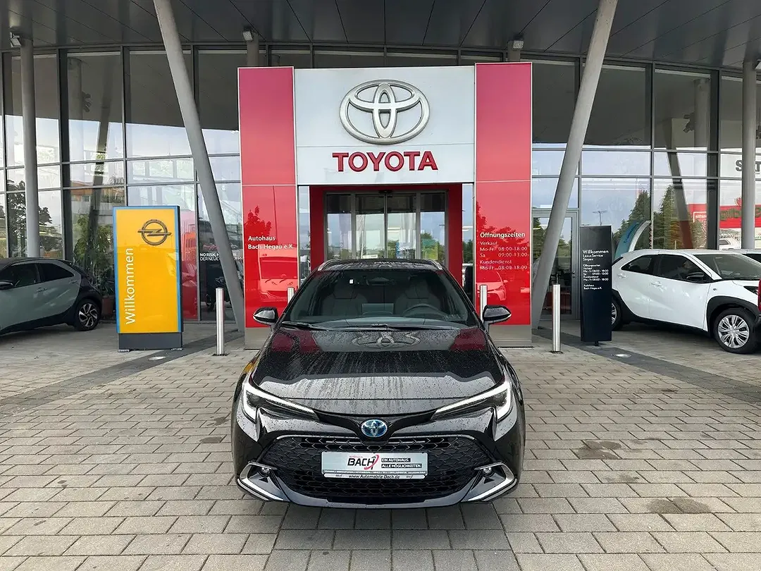 Toyota Corolla - Thumbnail 5