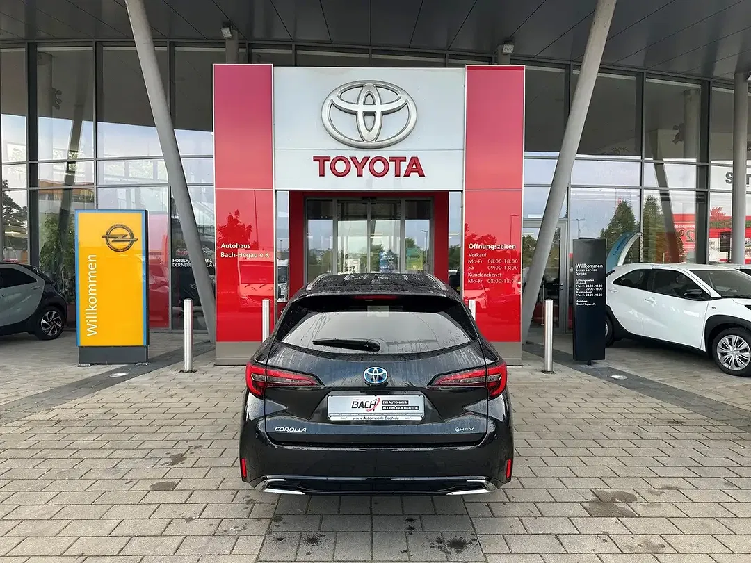 Toyota Corolla - Thumbnail 7