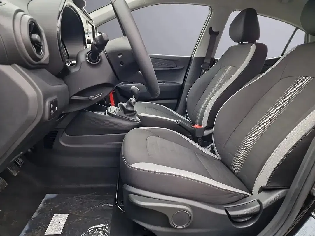 Hyundai i10 - Thumbnail 9