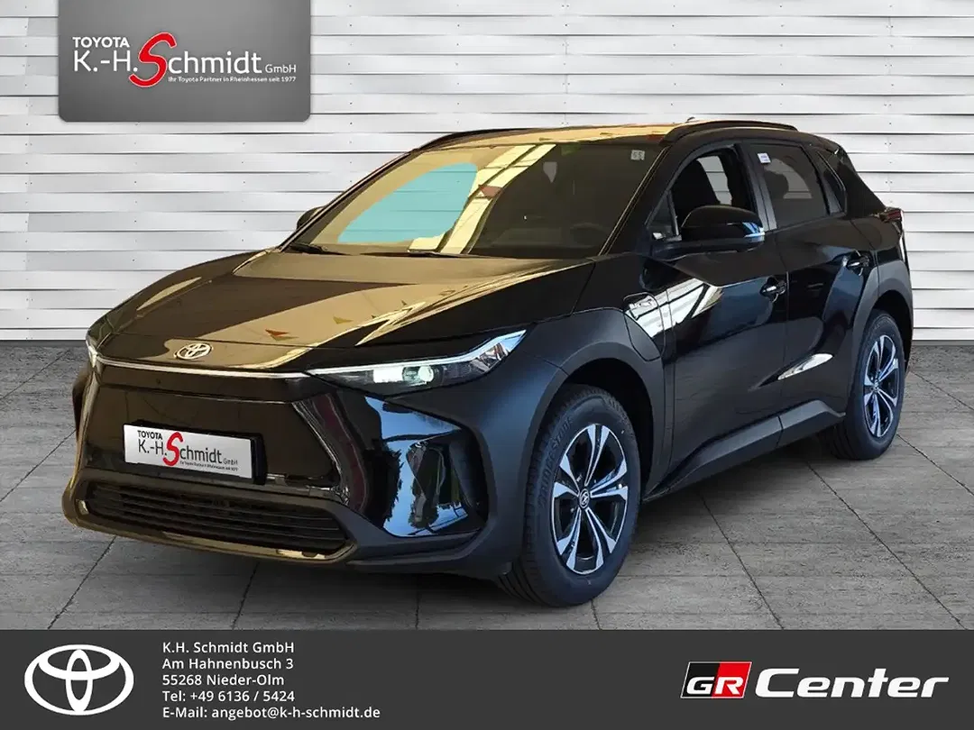 Toyota bZ4X - Thumbnail 1