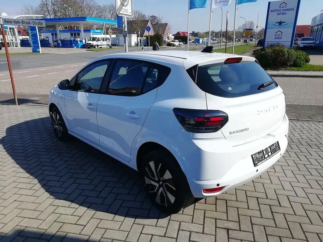 Dacia Sandero - Thumbnail 12