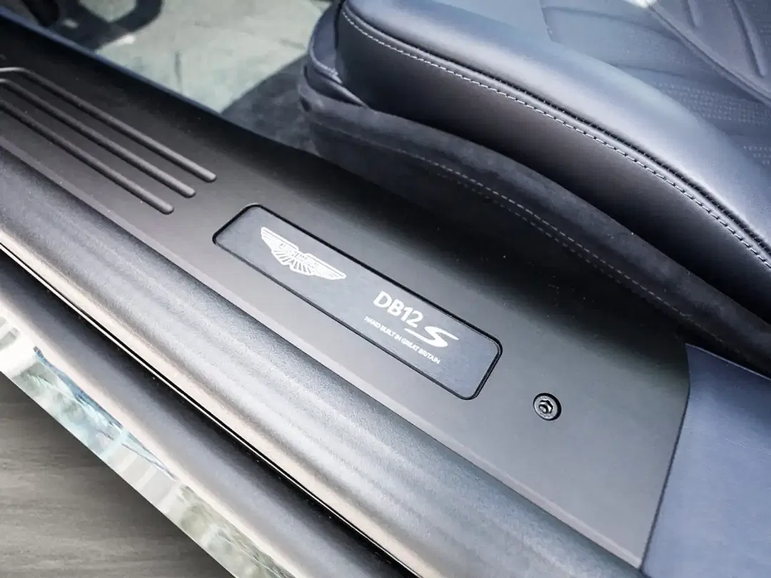 Aston Martin DB12 - Thumbnail 36