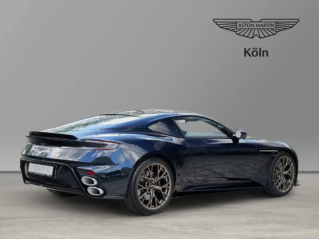 Aston Martin DB12 - Thumbnail 4
