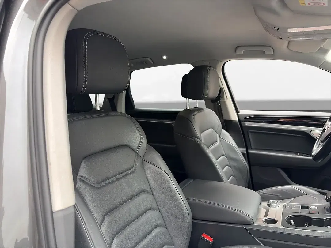 Volkswagen Touareg - Thumbnail 10