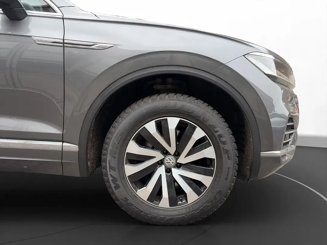 Volkswagen Touareg - Thumbnail 11