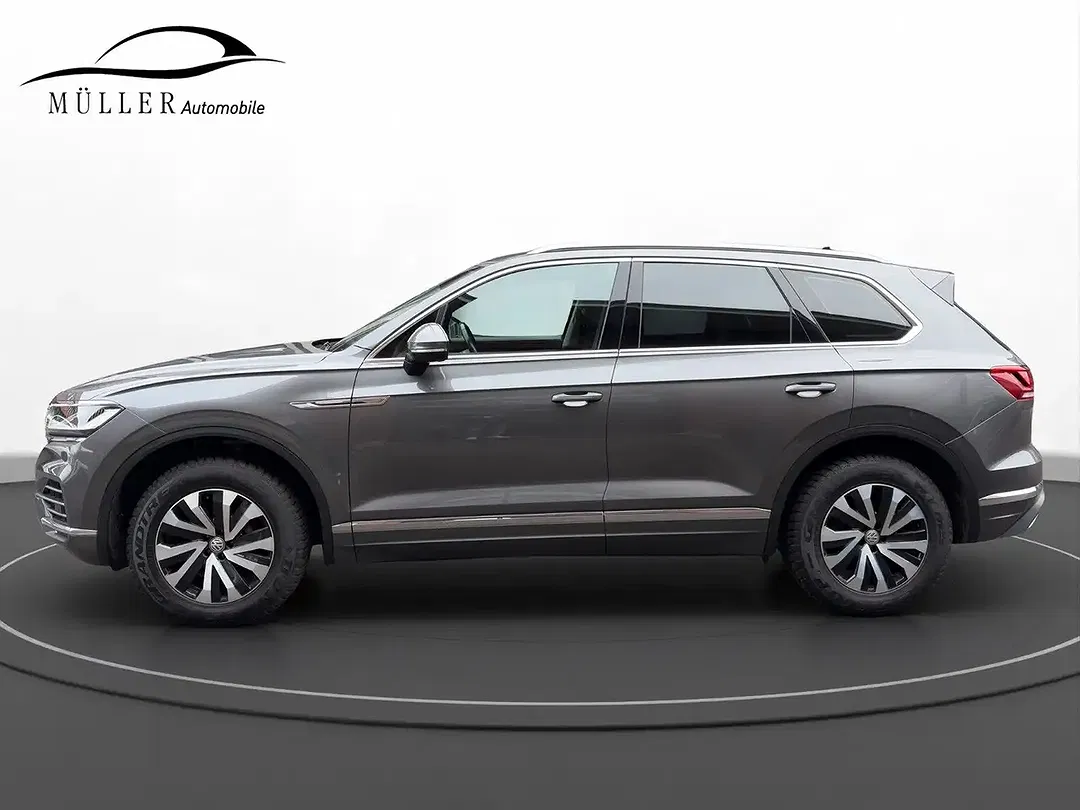 Volkswagen Touareg - Thumbnail 2