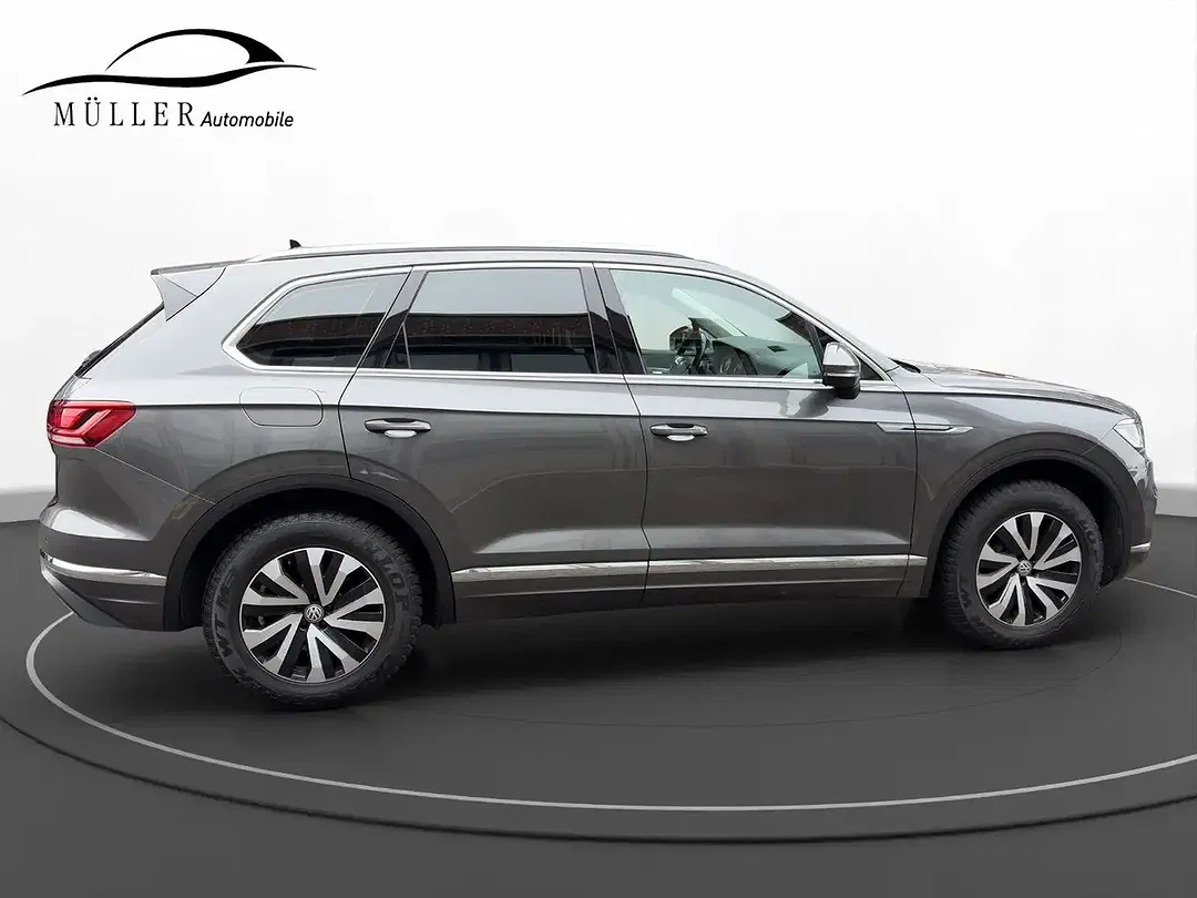 Volkswagen Touareg - Thumbnail 5