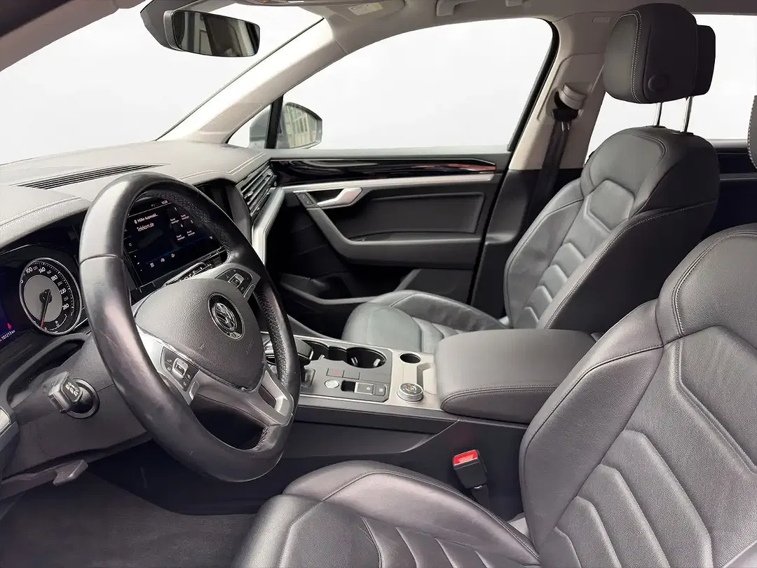 Volkswagen Touareg - Thumbnail 7