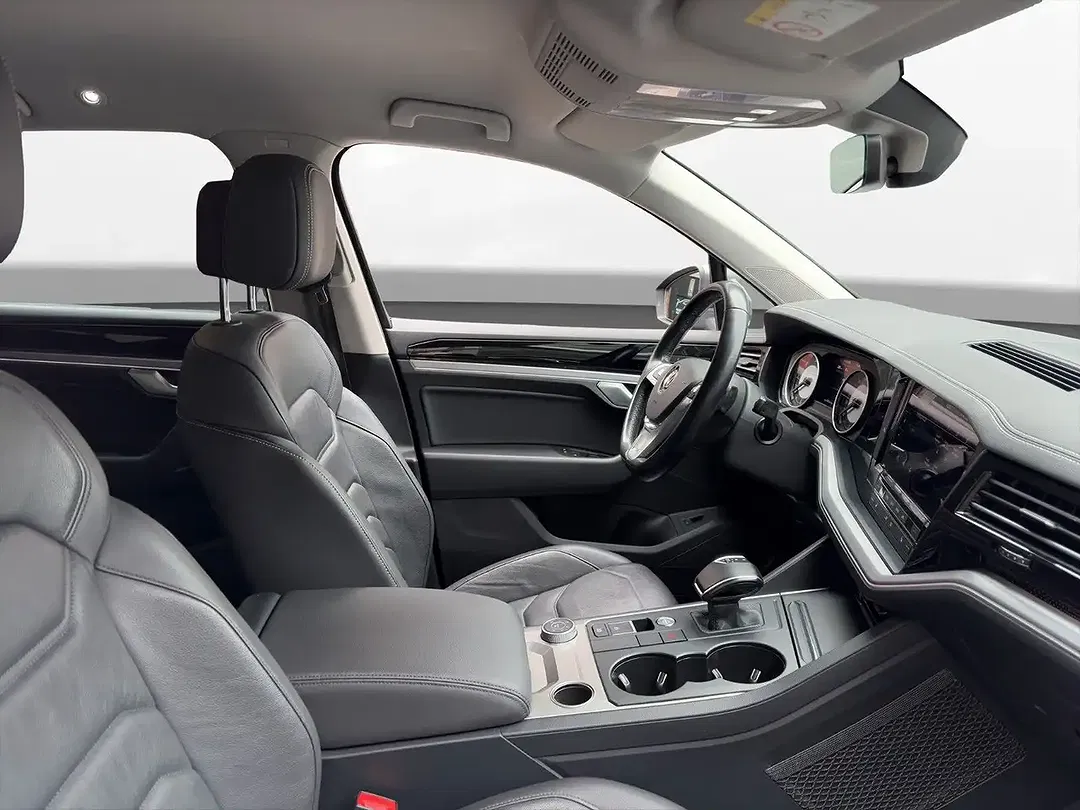 Volkswagen Touareg - Thumbnail 9