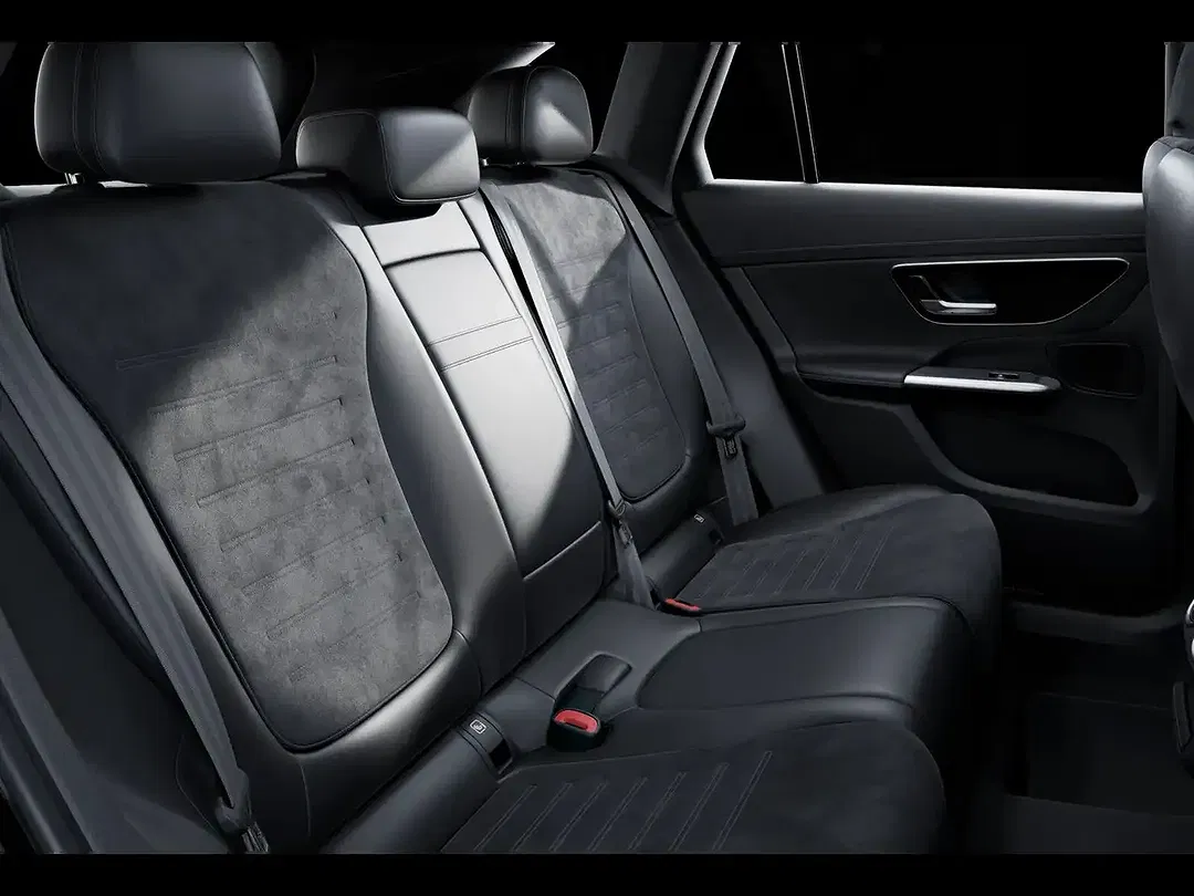 Mercedes-Benz GLC 300 - Thumbnail 11