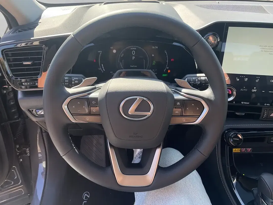 Lexus NX 450h+ - Thumbnail 10