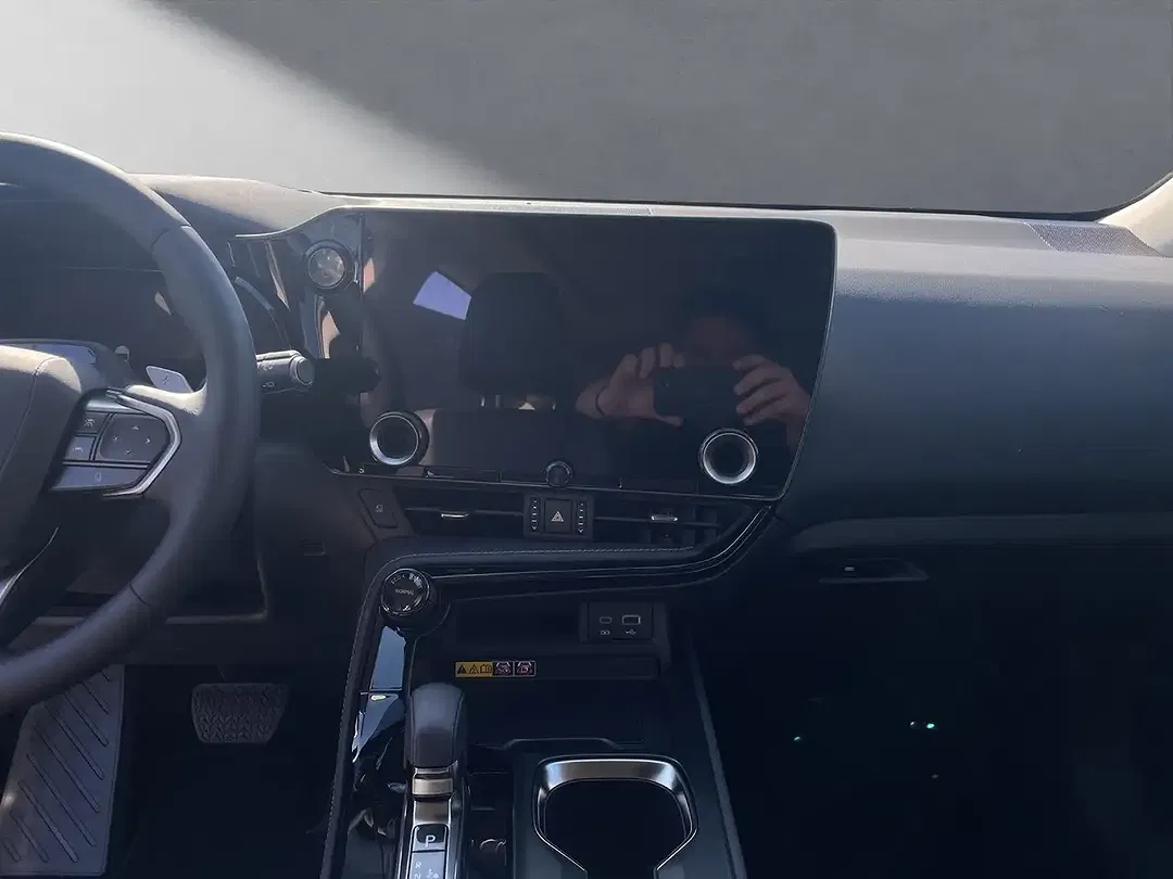 Lexus NX 450h+ - Thumbnail 14