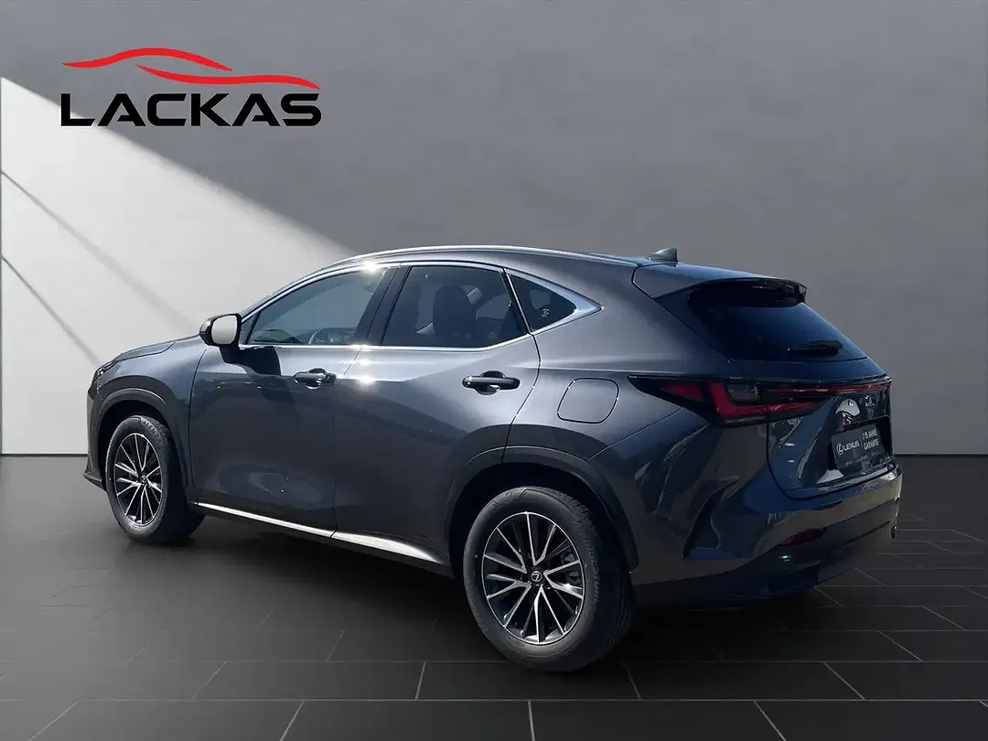 Lexus NX 450h+ - Thumbnail 3