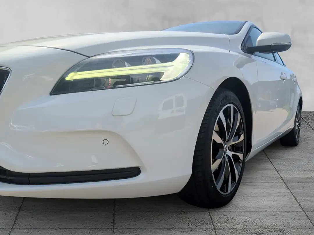 Volvo V40 - Thumbnail 11